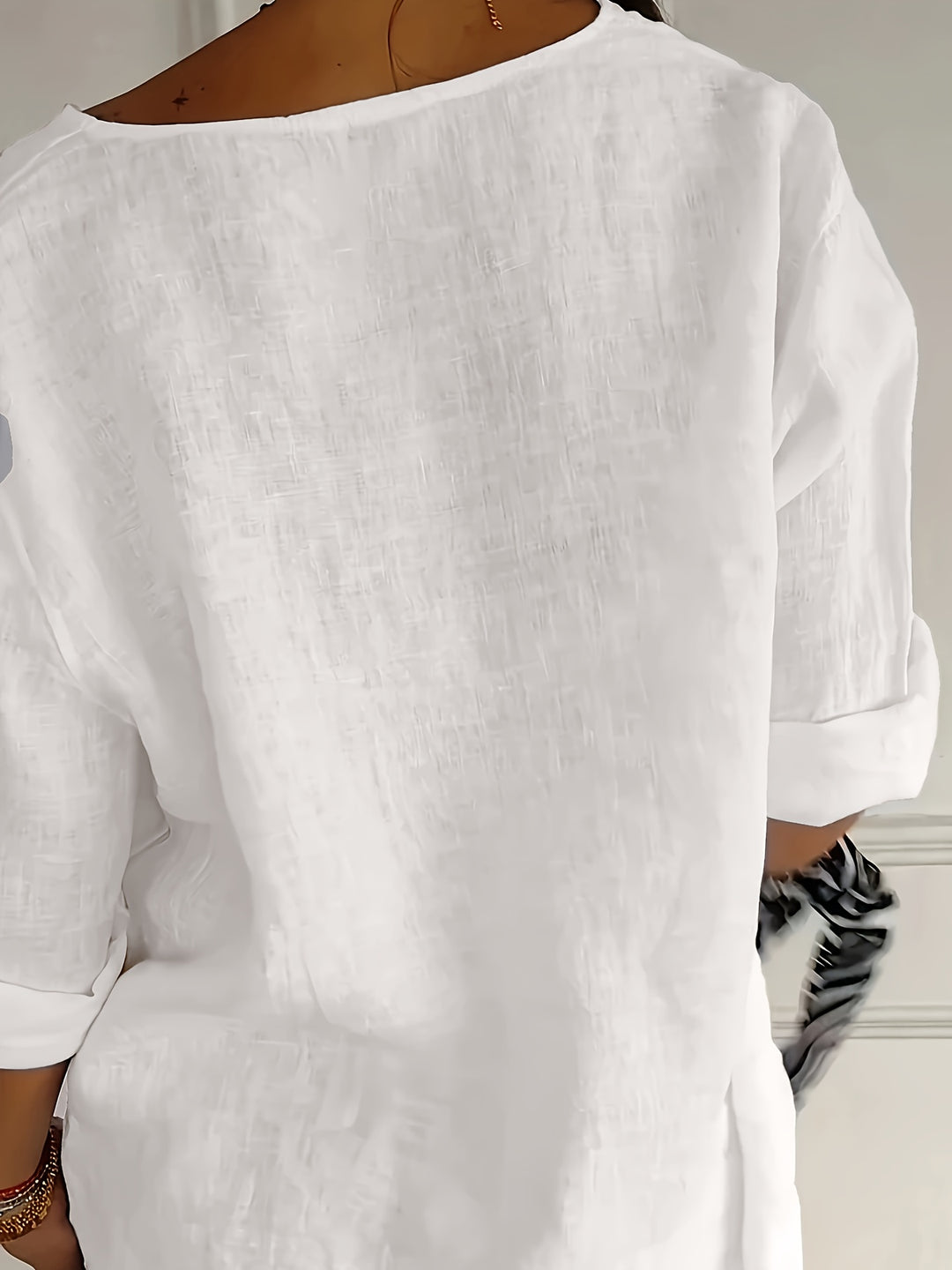 Sinéad - V-Neck Button Pullover Top