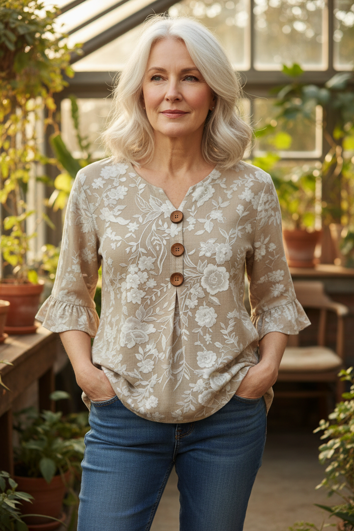 Floral blouse - lifestyle